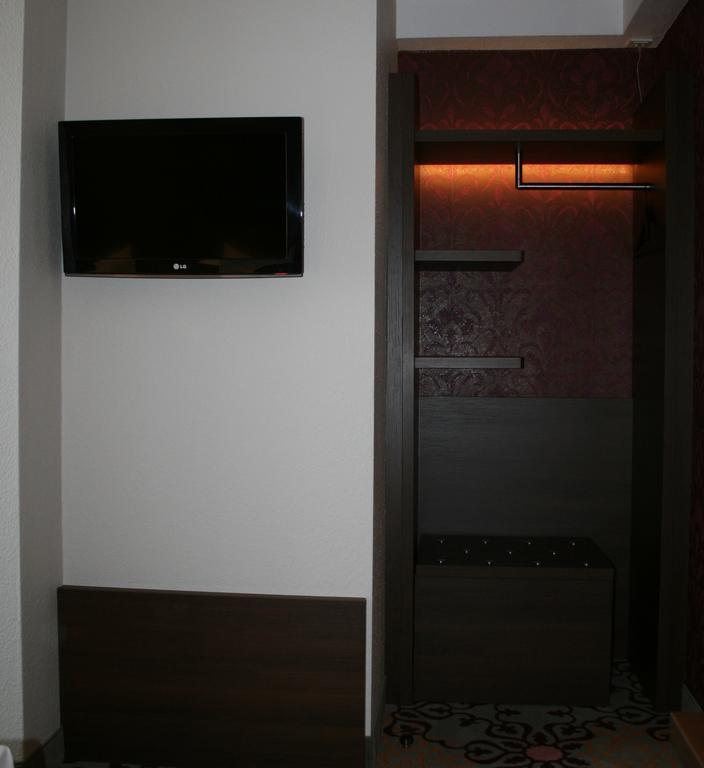 Hotel Parqeo Im A66 Гельнхаузен Экстерьер фото