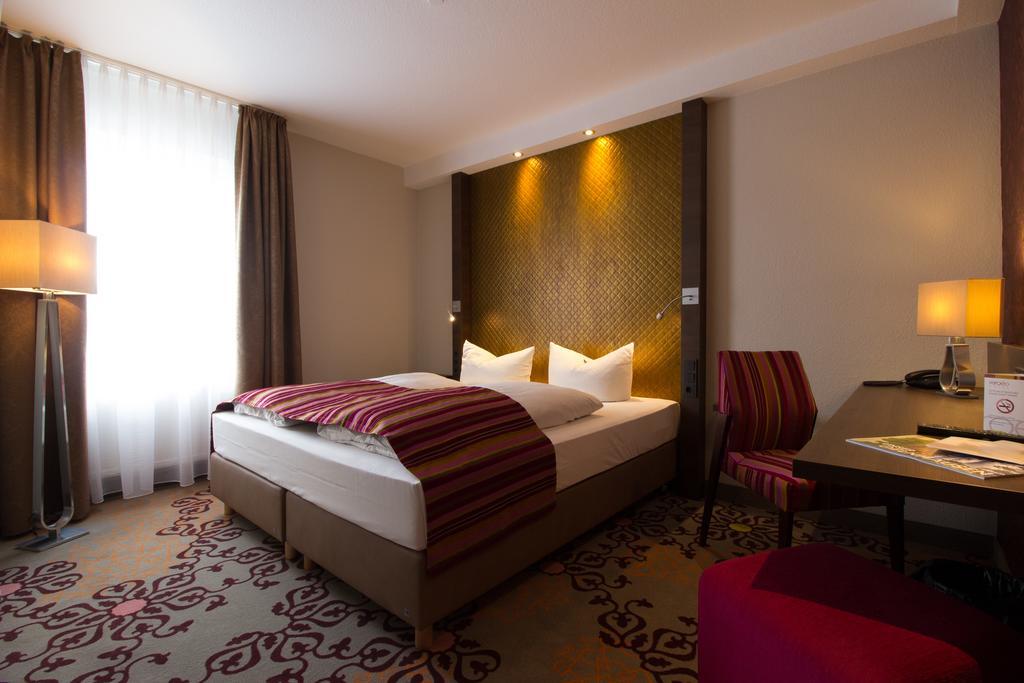 Hotel Parqeo Im A66 Гельнхаузен Экстерьер фото